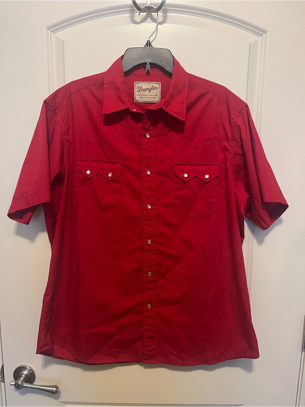 Wrangler ClassicMen’s Red Short-Sleeve Pearl Snap Western Shirt